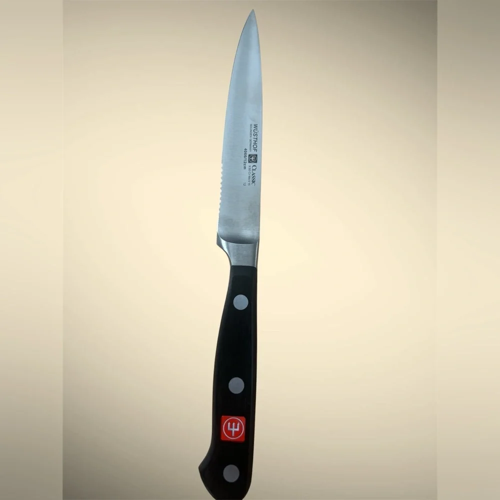 Wusthof Black Semi-Serrated Utility Knife - Picture 3 of 7